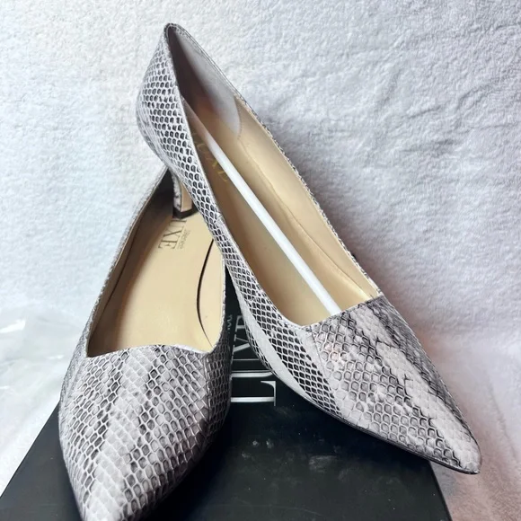 NWT & Box. Luxe J Renee Snake Skin, Size 10 , Kitten heel. Dust bag included- - Picture 3 of 13